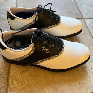 FootJoy Women’s Two-Tone Black and White Oxfords Golf shoes… Size 7